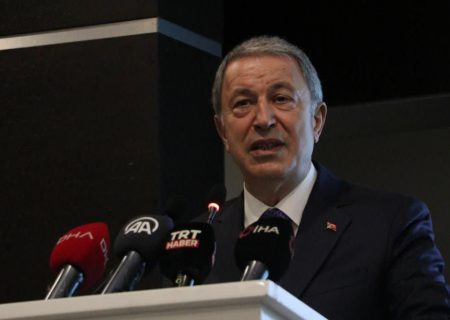 وزیر دفاع ترکیه: مسئله ارامنه به عنوان ابزار سیاسی مورد استفاده قرار گرفته است