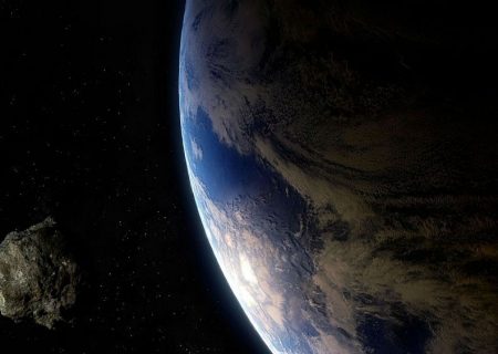 سیارکی رو بسوی کره زمین، در روزی که به اعتقاد برخی مسیحیان آخرالزمان است