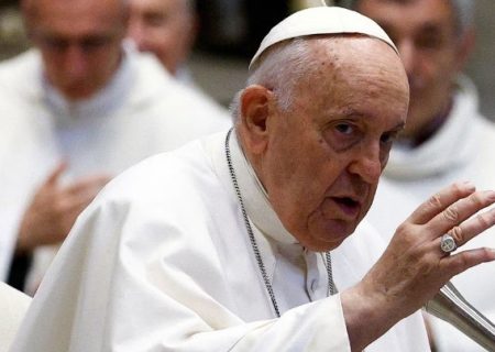 پاپ به کشوری سفر می‌کند که تنها 1300 کاتولیک دارد