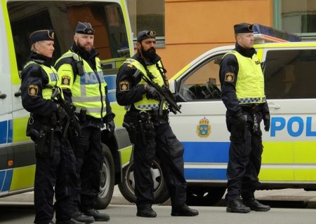 پلیس سوئد با درخواست آتش زدن تورات و انجیل موافقت کرد