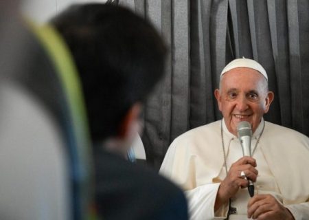 پاپ: کلیسا پذیرای اقلیت‌های جنسی است اما قوانین خودش را دارد