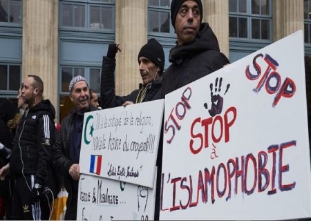 احساسات ضد مسلمانان در فرانسه، نتیجه مهندسی اجتماعی است