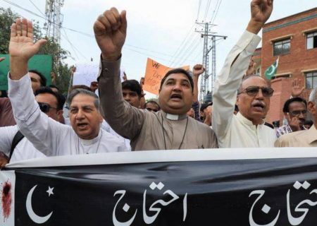 دستگیری دو مسیحی به اتهام هتک حرمت قرآن کریم در پاکستان