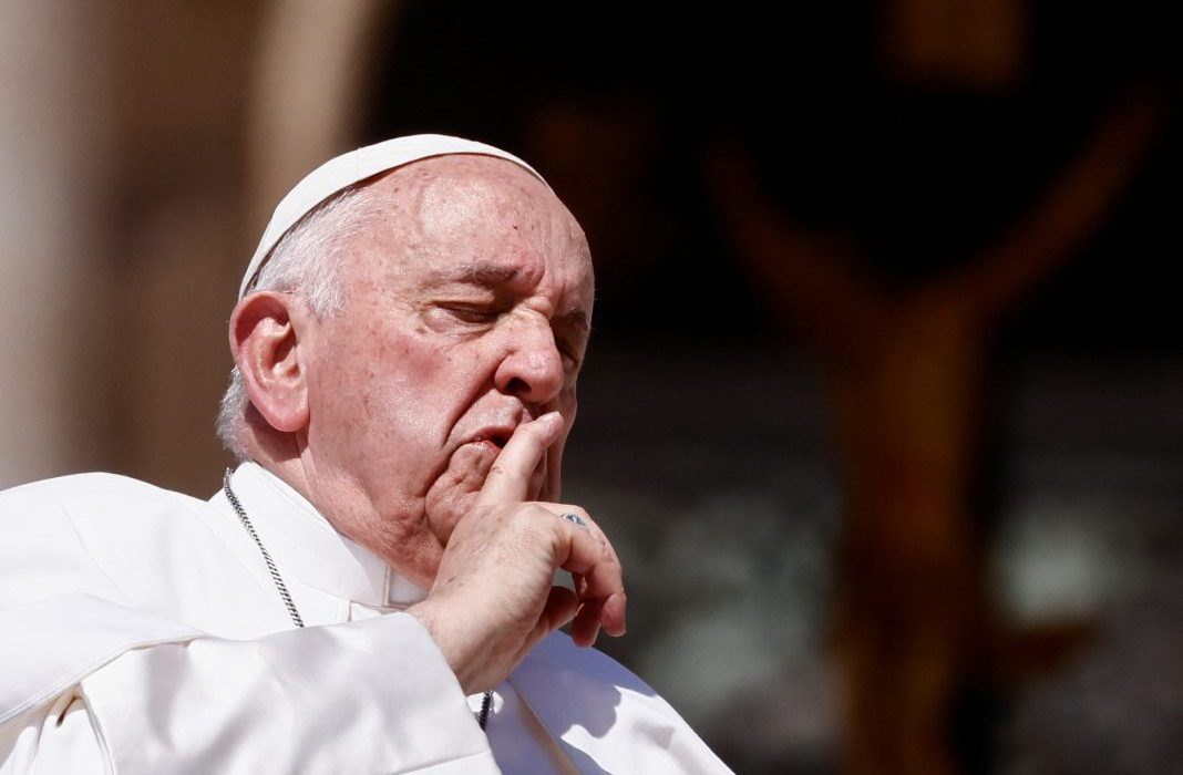 ساز مخالف پاپ با اروپا ادامه دارد؛ حمایت فرانسیس از مهاجران