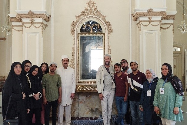 بازدید فارسی‌آموزان خارجی از عبادتگاه‌های پیروان ادیان در تهران