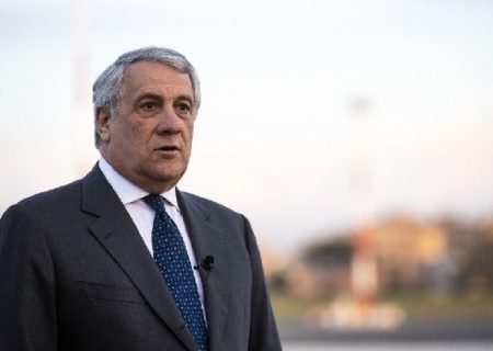 معاون نخست‌وزیر ایتالیا: وهن مقدسات توهین به خداست