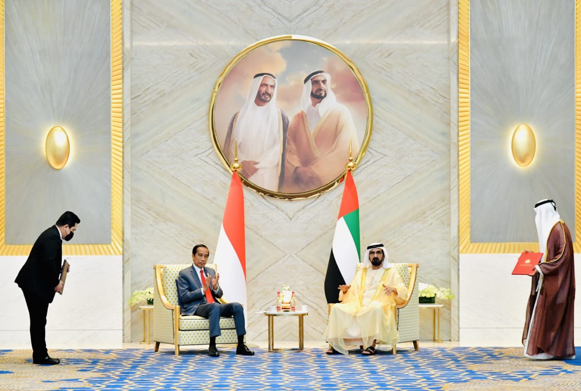 ملاقات جوکووی با محمد بن راشد آل مکتوم حاکم دبی در مرکز نمایشگاهی دبی، نوامبر ۲۰۲۱