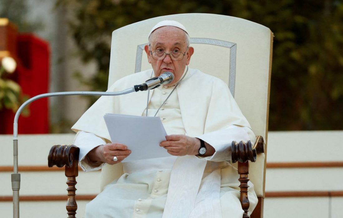 درخواست پاپ از سران کلیسا: سیاست را کنار بگذارید