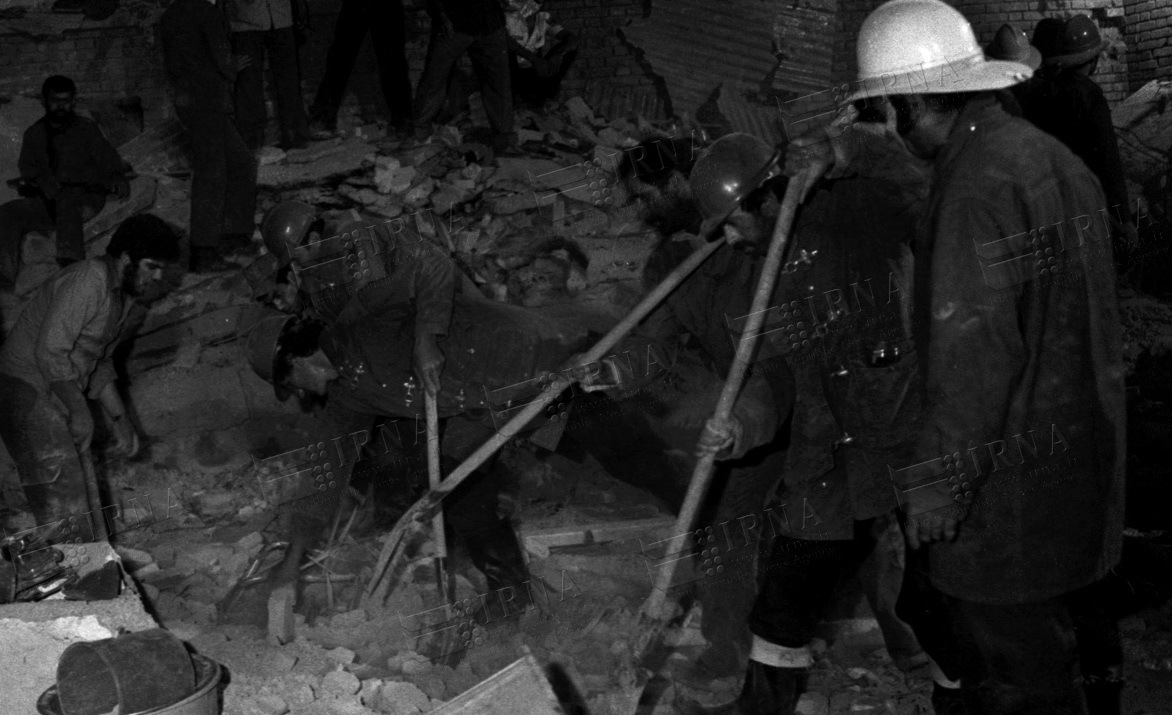 فاجعه هفتم تیر؛ تلاش منافقین برای یک‌سره کردن کار انقلاب مردم ایران