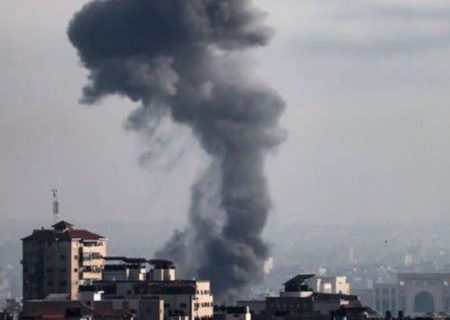 تداوم حملات به غزه؛ صهیونیست‌ها دو مسجد را بمباران کردند
