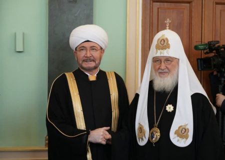 اعطای بالاترین جایزه مسلمانان در روسیه به پاتریارک کریل