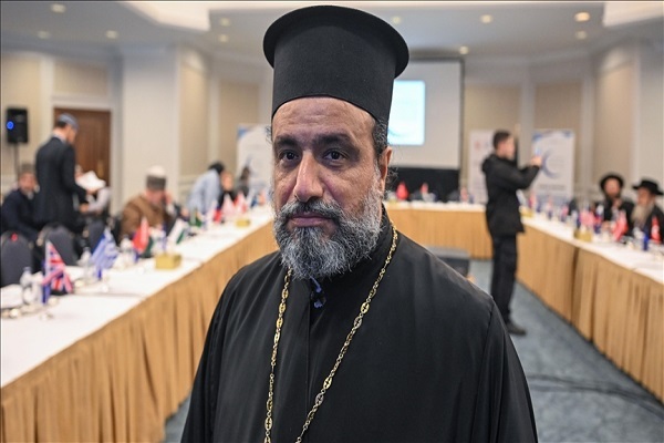 کشیش کلیسای یونان: مسلمانان و مسیحیان در فلسطین قربانی می‌شوند