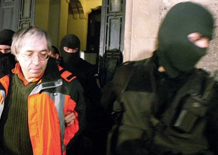 پلیس فرانسه رهبر یک «فرقه یوگا» را بازداشت کرد