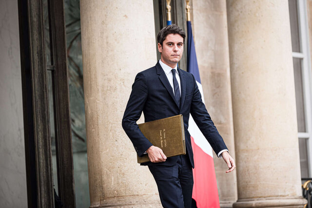 یک همجنس‌گرا نخست وزیر فرانسه شد