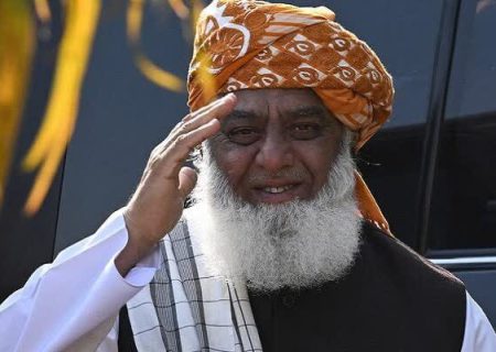 سوء قصد نافرجام به جان رهبر جمعیت علمای اسلام در پاکستان