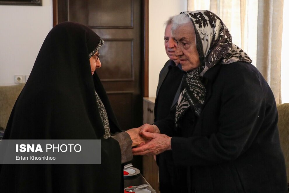دیدار نسیه خزعلی با اسقف اعظم ارامنه تهران