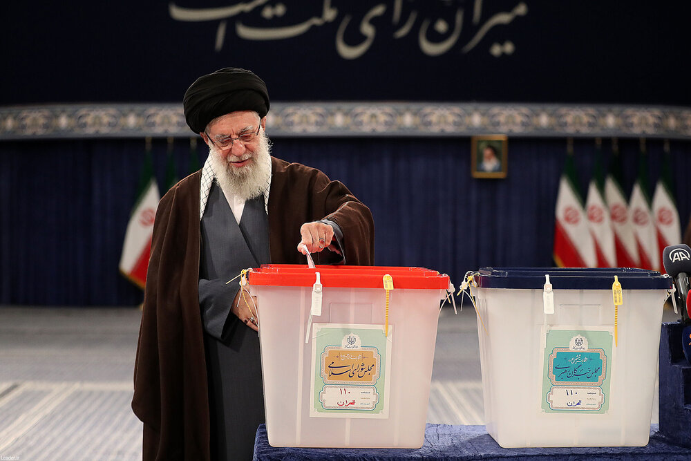 بیانات حضرت آیتالله خامنهای پس از انداختن رای به صندوق
