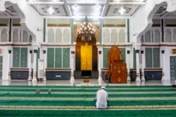 بی‌احترامی به مسجدی در انگلستان