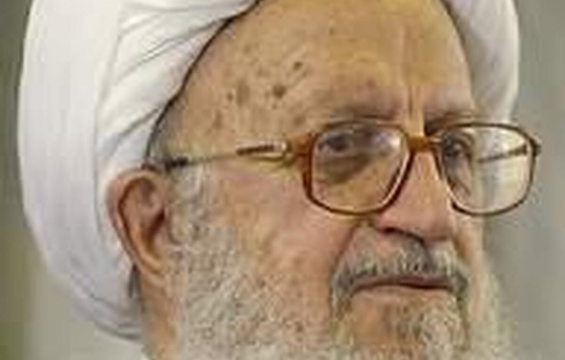 آیت‌الله مکارم شیرازی: اقدام کشیش مسیحی احمقانه است