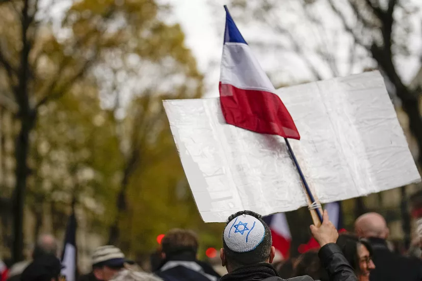 ۴۴ درصد یهودیان فرانسوی دیگر کلاه نمی‌گذارند