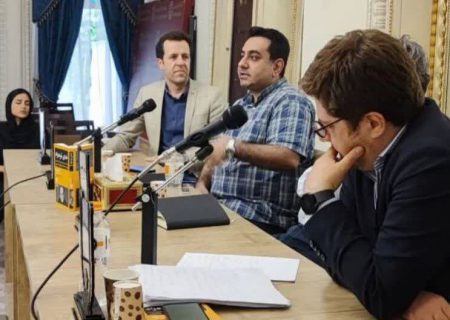 شرق لزوماً نباید بر اساس مصالح الهیاتی غرب عمل کند