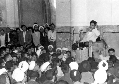 جلوگیری از نفوذ بیشتر بهائیت در ایران؛ از انگیزه های امام راحل در ۱۵خرداد بود