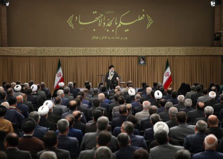 رهبر انقلاب خطاب به نمایندگان مجلس: درباره مسأله غزه ساکت نمانید