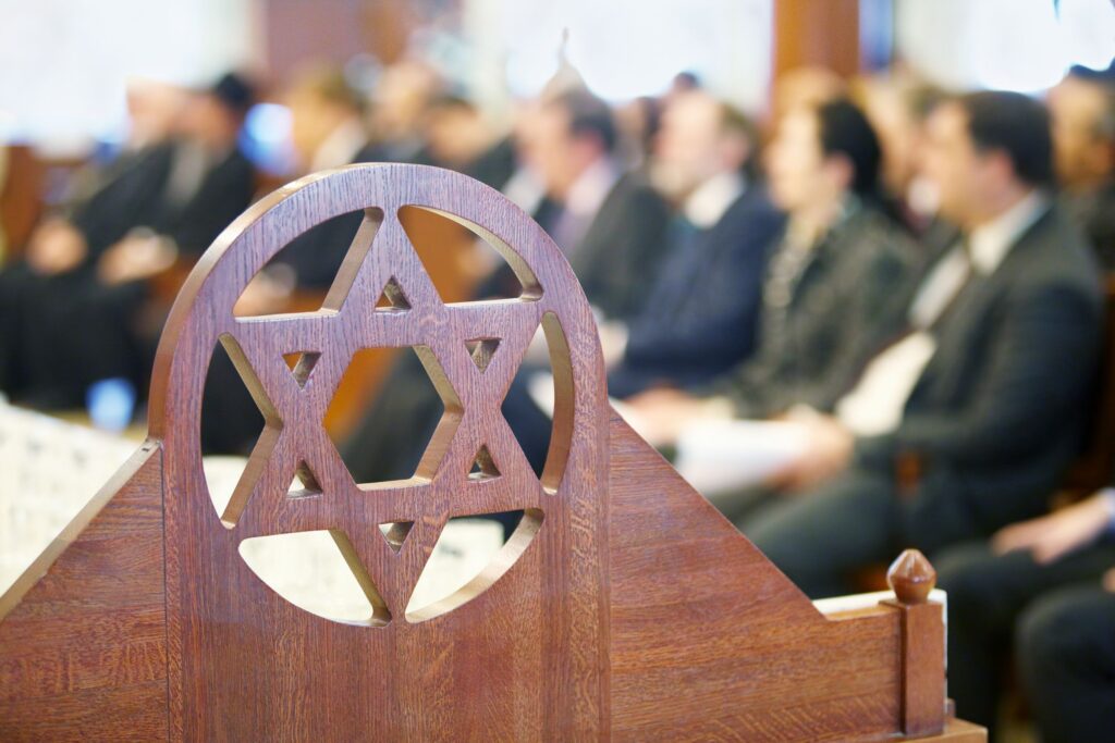 چندین کنیسه و بیمارستان یهودیان کانادا تهدید شدند