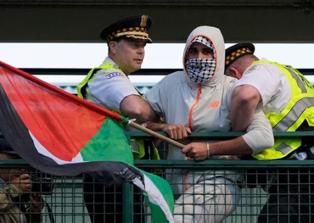 محافظت از دانشجویان یهودی در دانشگاه کانادایی