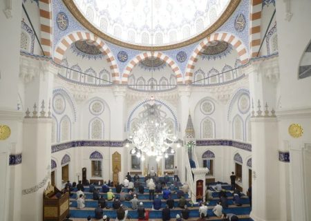 «روز مسجد باز» و لذت ژاپنی‌ها از غذا‌های اسلامی (ویدئو)