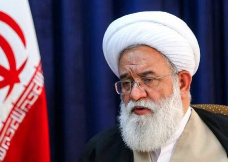 فقهای شیعه برخلاف دیگر ادیان جلودار انقلاب‌ها بودند