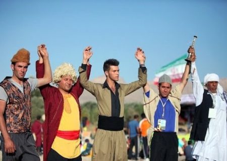 همزیستی اقوام سنّتی و ادیان الهی در ایران اسلامی / وحدت یکپارچه‌ی ایرانیان در بحران‌ها