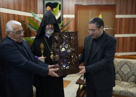 زندگی صمیمی مسیحیان و مسلمانان در آذربایجان‌غربی مثال زدنی است