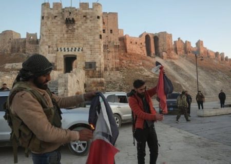 تحریر الشام کنترل مساجد علوی ها را به دست گرفت!