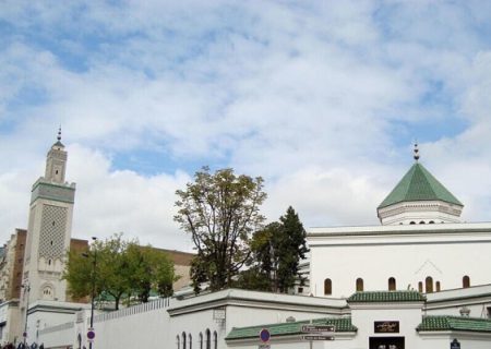 انتقاد رئیس مسجد بزرگ پاریس از حملات رسانه‌ای