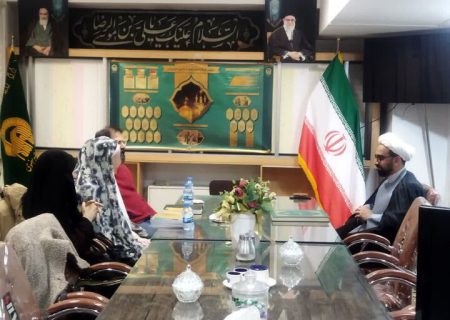 بانوی مسیحی در حرم مطهر امام رضا(ع) به دین اسلام مشرف شد