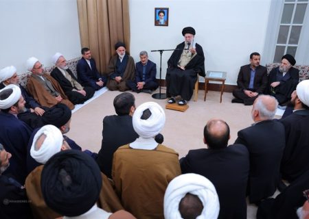 امام خامنه‌ای: حوزه علمیه وام‌دار آیت‌الله جوادی آملی است