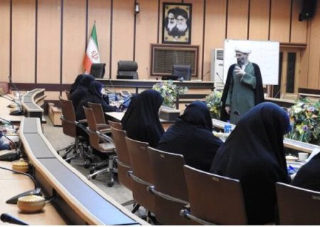 نشست بررسی فرقه‌های انحرافی و جریان‌های نوظهور در گیلان برگزار شد