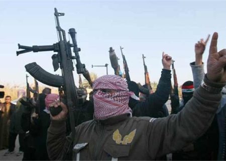 اتهام خلیلزاد به پاکستان درباره انتقال داعش به افغانستان
