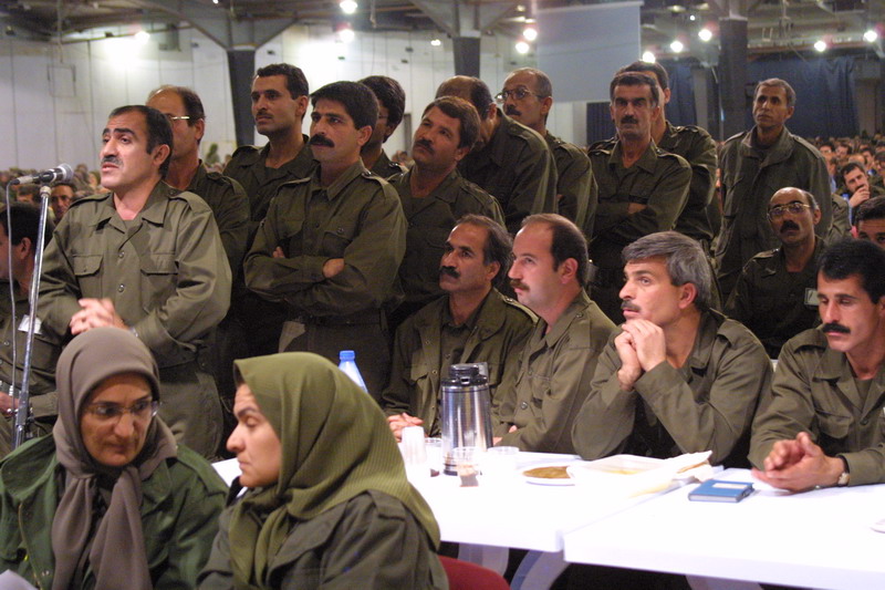 مارک زنی و تعهد گیری از مسئله دارها در مناسبات مجاهدین خلق