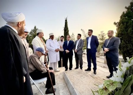 ادای احترام به شهید زرتشتی؛ نماد وحدت ایرانیان