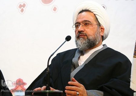 خودشیفتگی آفت بسیاری از پیروان ادیان و مذاهب است
