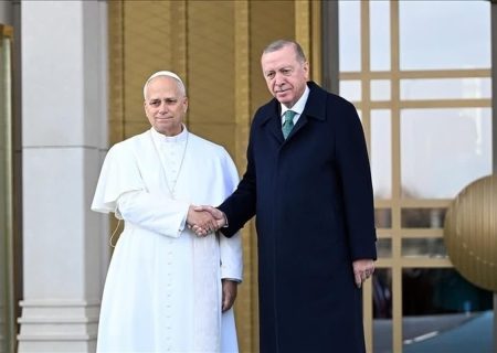 یادداشت اختصاصی؛ پاپ در سرزمین تردید؛ ارزیابی سفر پاپ لئو چهاردهم به ترکیه از منظر سیاسی و دینی