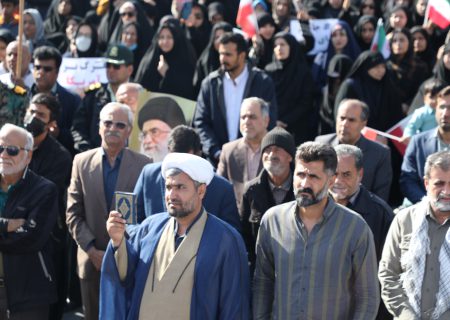 پاسخ کوبنده مردم زاهدان به تحلیلگر شبکه تروریستی اینترنشنال