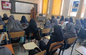 نشست تبیینی و پاسخ به شبهات روز با حضور حجت‌الاسلام امید علی صوفی در دبیرستان نمونه نرجس زاهدان برگزار شد